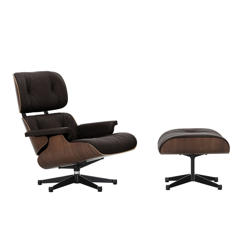 Vitra - Lounge Chair & Ottoman | Leder Natural F 68 chocolate / Nussbaum dunkel / poliert / Seiten schwarz