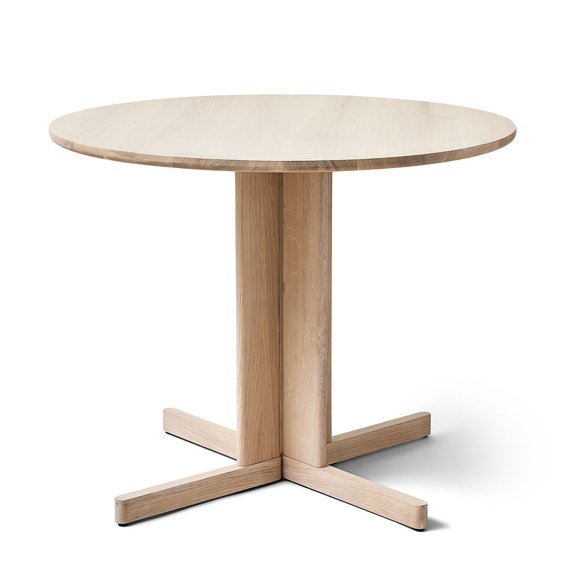 Form & Refine - Trefoil Tisch | Eiche weiß geölt / Ø 90 cm