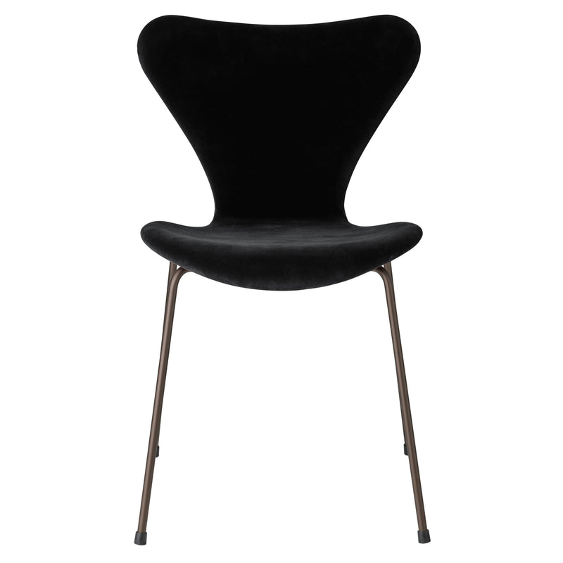 Fritz Hansen - Serie 7 Polsterstuhl | nachtschwarz
