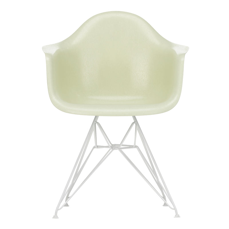 Vitra - Eames Fiberglass Armchair DAR | Eames Parchment / weiß