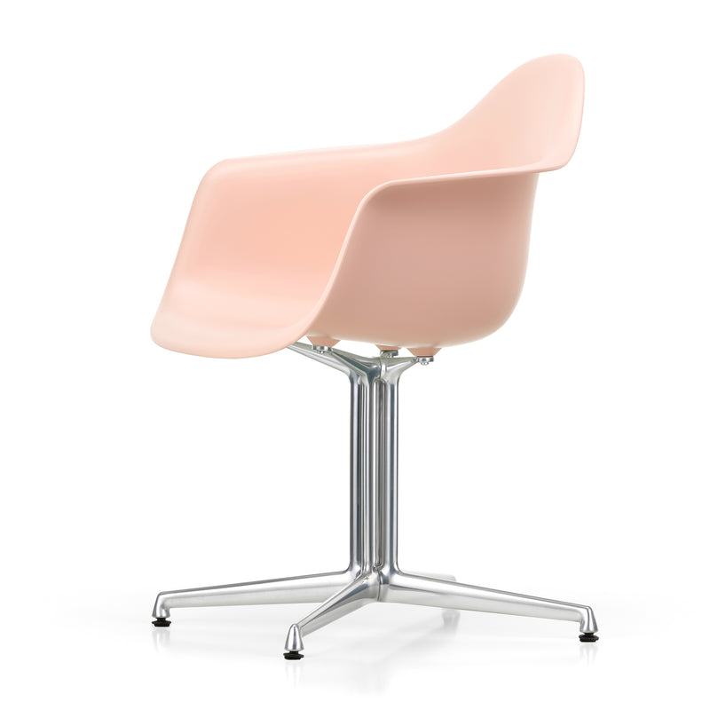 Vitra - Eames Plastic Armchair DAL RE | zartrosé RE