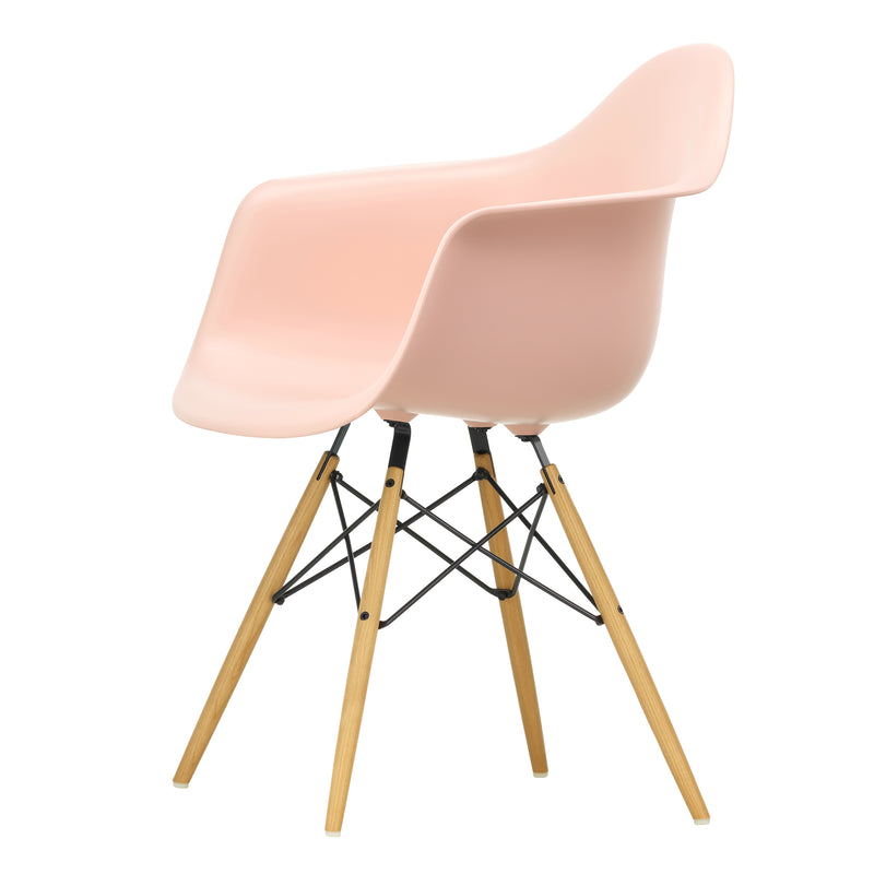 Vitra - Eames Plastic Armchair DAW RE | zartrosé RE / Esche honigfarben