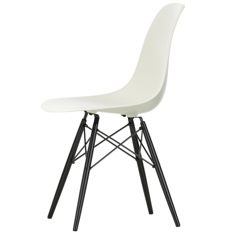 Vitra - Eames Plastic Side Chair DSW RE | kieselstein RE / Ahorn schwarz