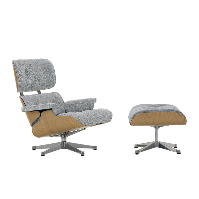 Vitra - Lounge Chair & Ottoman | Nubia 08 elfenbein/dunkelblau / Kastanie natur / poliert