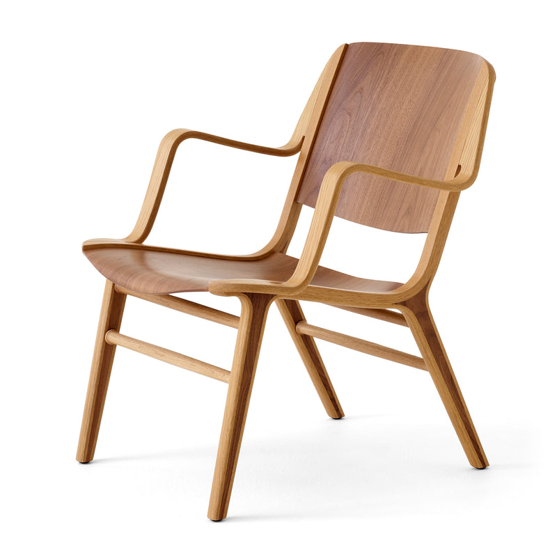 &Tradition - AX Lounge Chair mit Armlehnen HM11 | Walnuss / Eiche lackiert