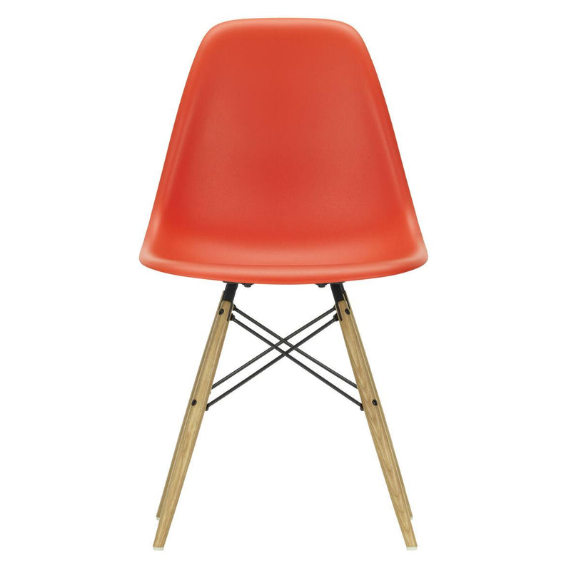 Vitra - Eames Plastic Side Chair DSW RE | poppy red RE / Esche honigfarben