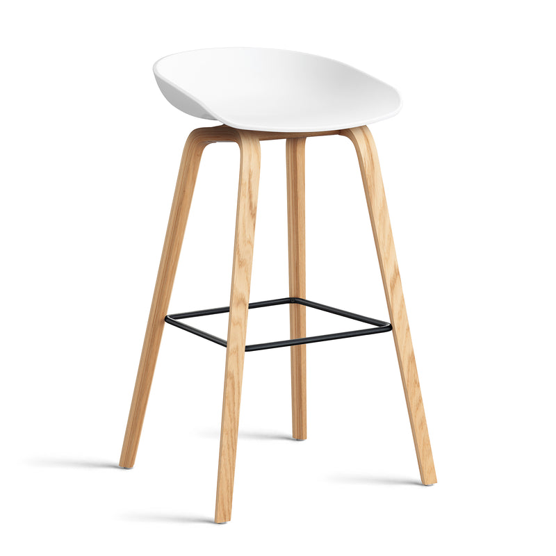 HAY - About A Stool AAS 32 | H 75 cm / white 2.0 / Eiche lackiert / Stahl schwarz
