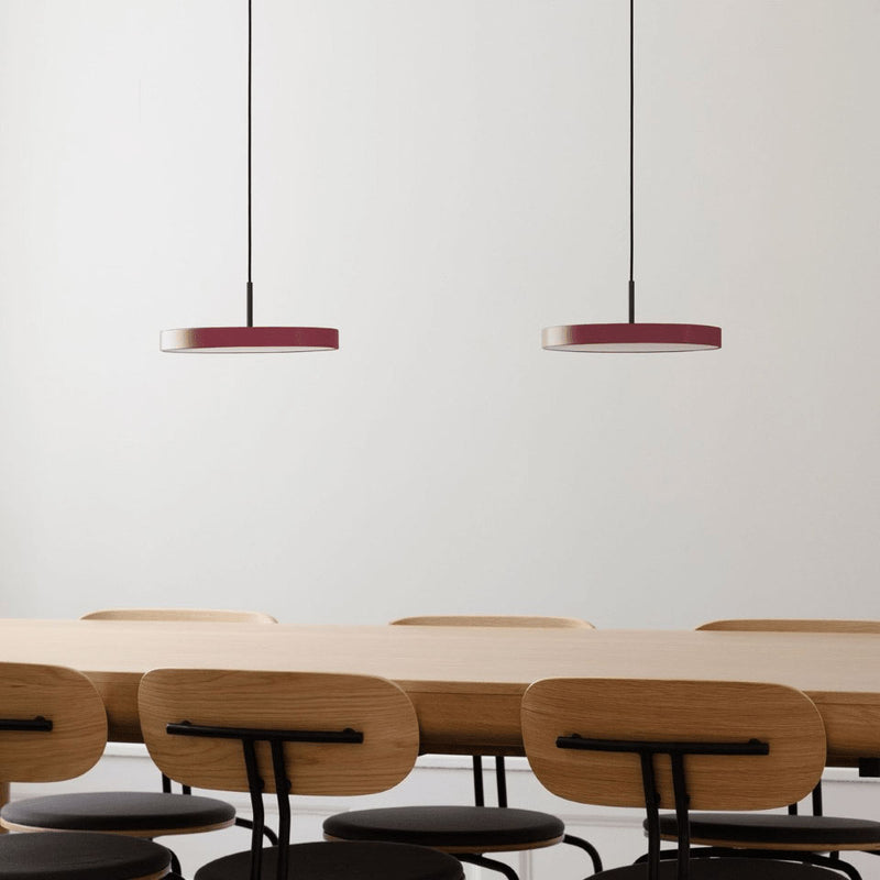 Umage - Asteria Mini LED-Pendelleuchte | schwarz / rubinrot