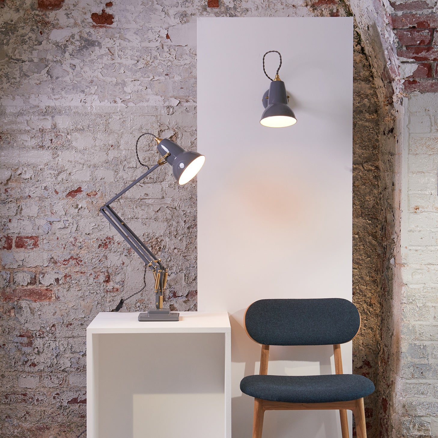 Anglepoise - Original 1227 Messing Wandleuchte | elefantengrau