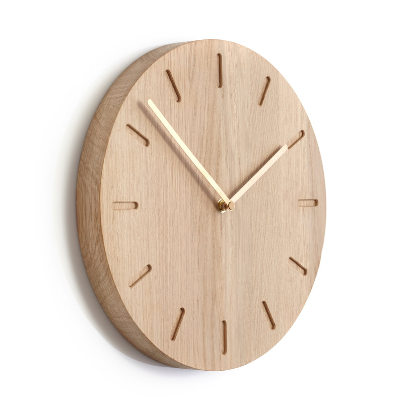 Applicata - Watch:Out Wanduhr | Eiche natur/Messing