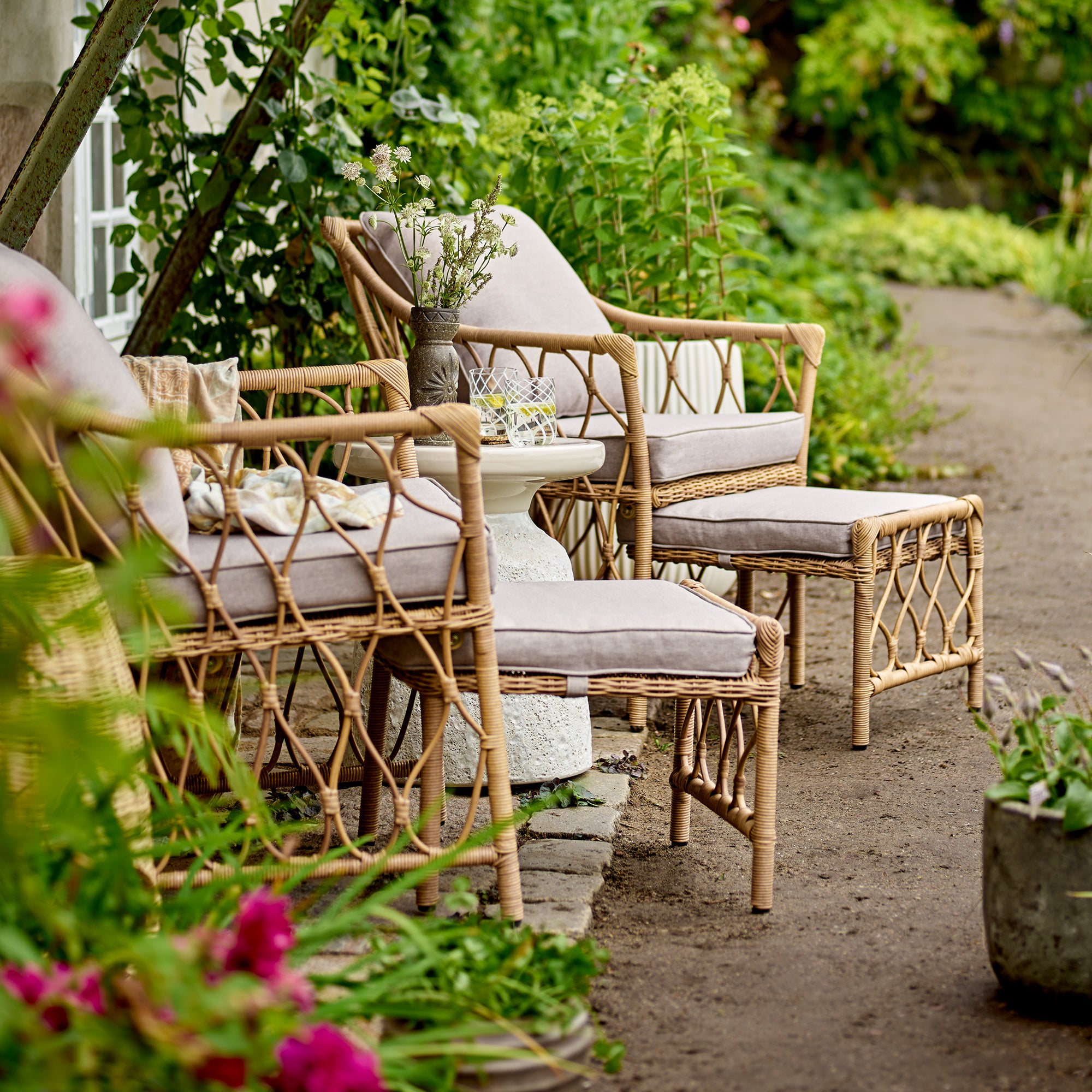 Bloomingville - Belluce Loungestuhl mit Hocker | 