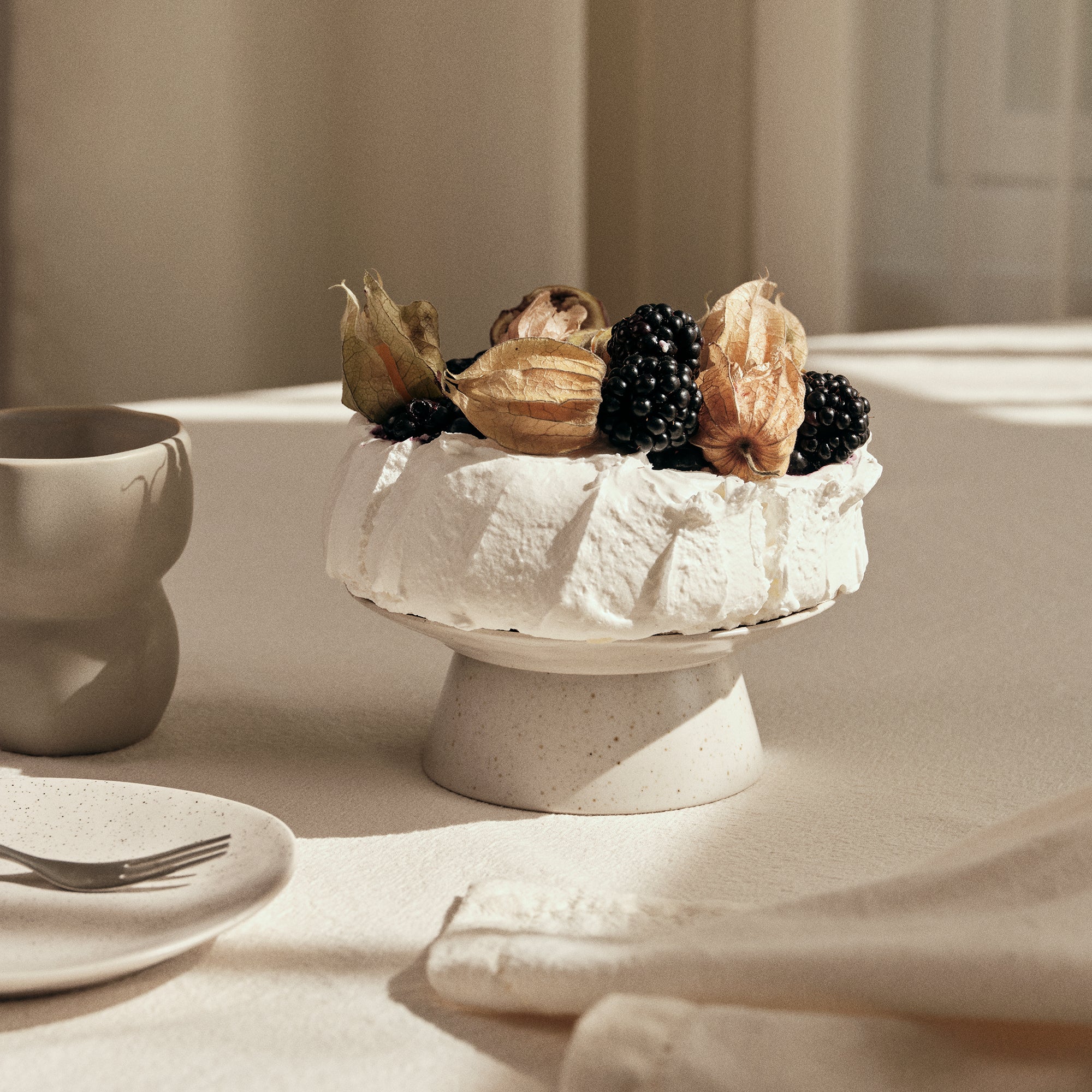 Broste Copenhagen - Nordic Vanilla Tortenplatte | Ø 14,5 x 6 cm