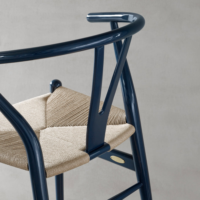 Carl Hansen - CH24 Wishbone Chair, schwarzes Geflecht