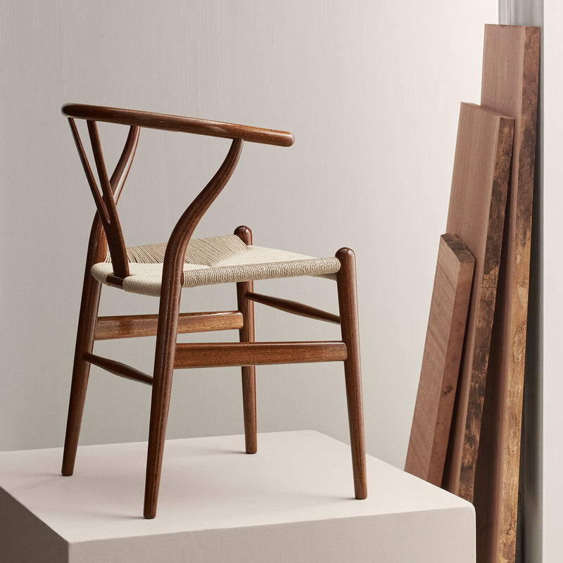 Carl Hansen - CH24 Wishbone Chair, schwarzes Geflecht