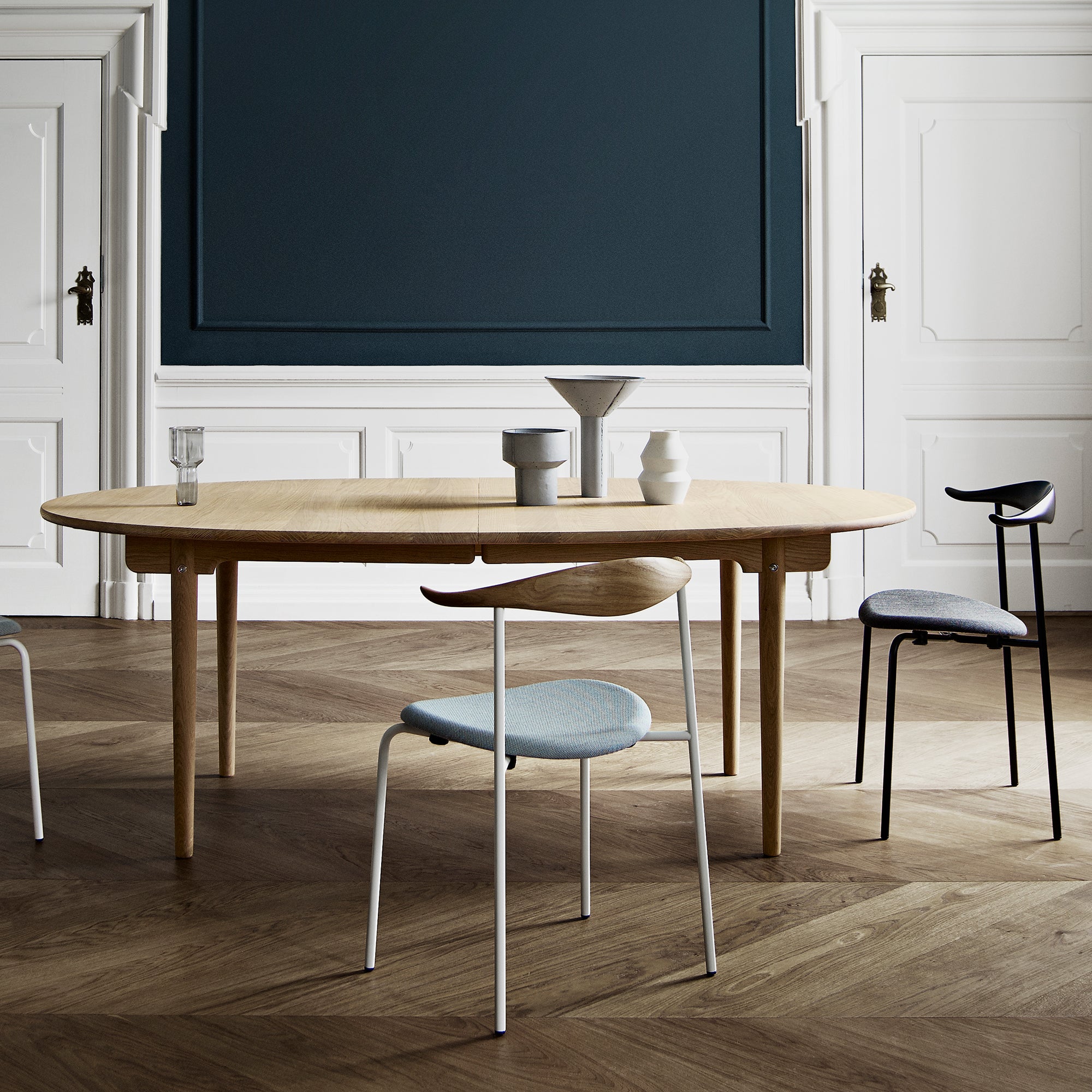 Carl Hansen - CH338 ausziehbarer Esstisch | Eiche geseift
