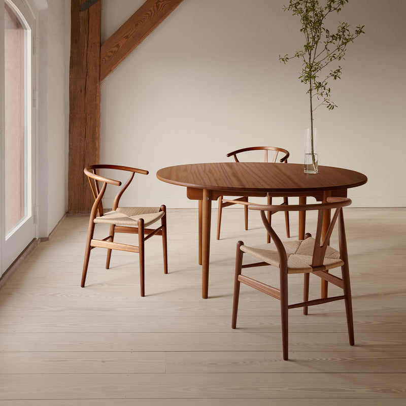 Carl Hansen - CH24 Wishbone Chair, schwarzes Geflecht