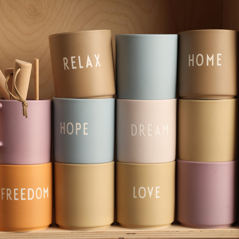 Design Letters - AJ Favourite Porzellan Becher