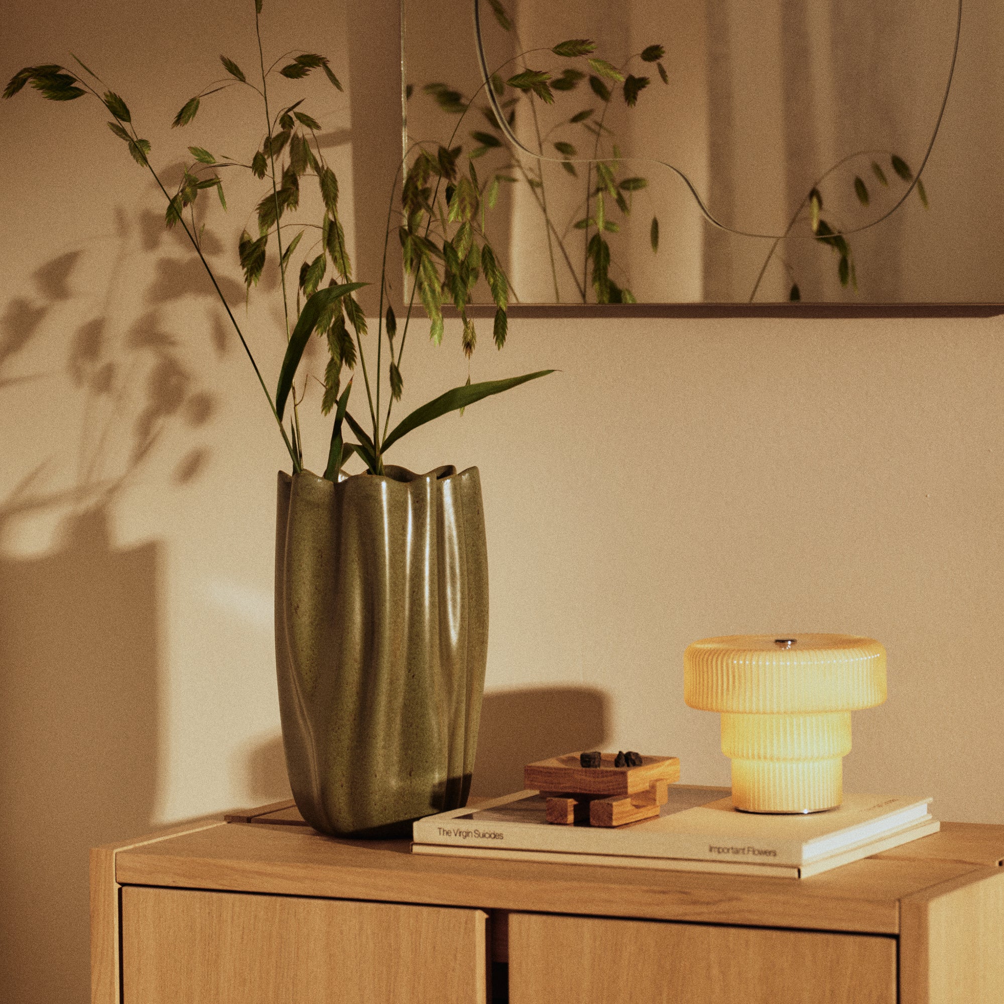 Ferm Living - Nium Vase | dark sage