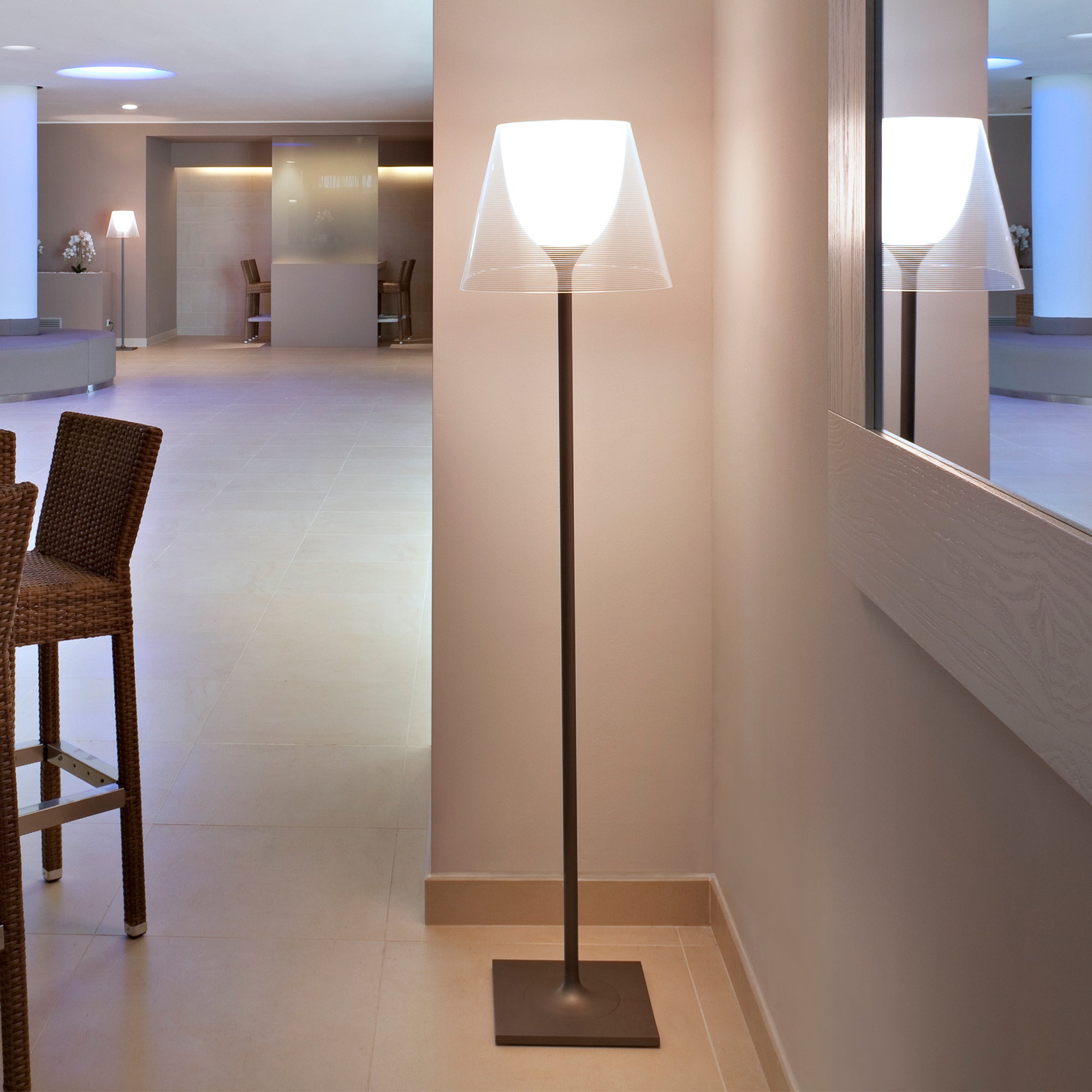 Flos - K Tribe Stehleuchte | F2 / transparent