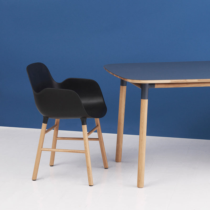Normann Copenhagen - Form Armlehnstuhl (Holz)