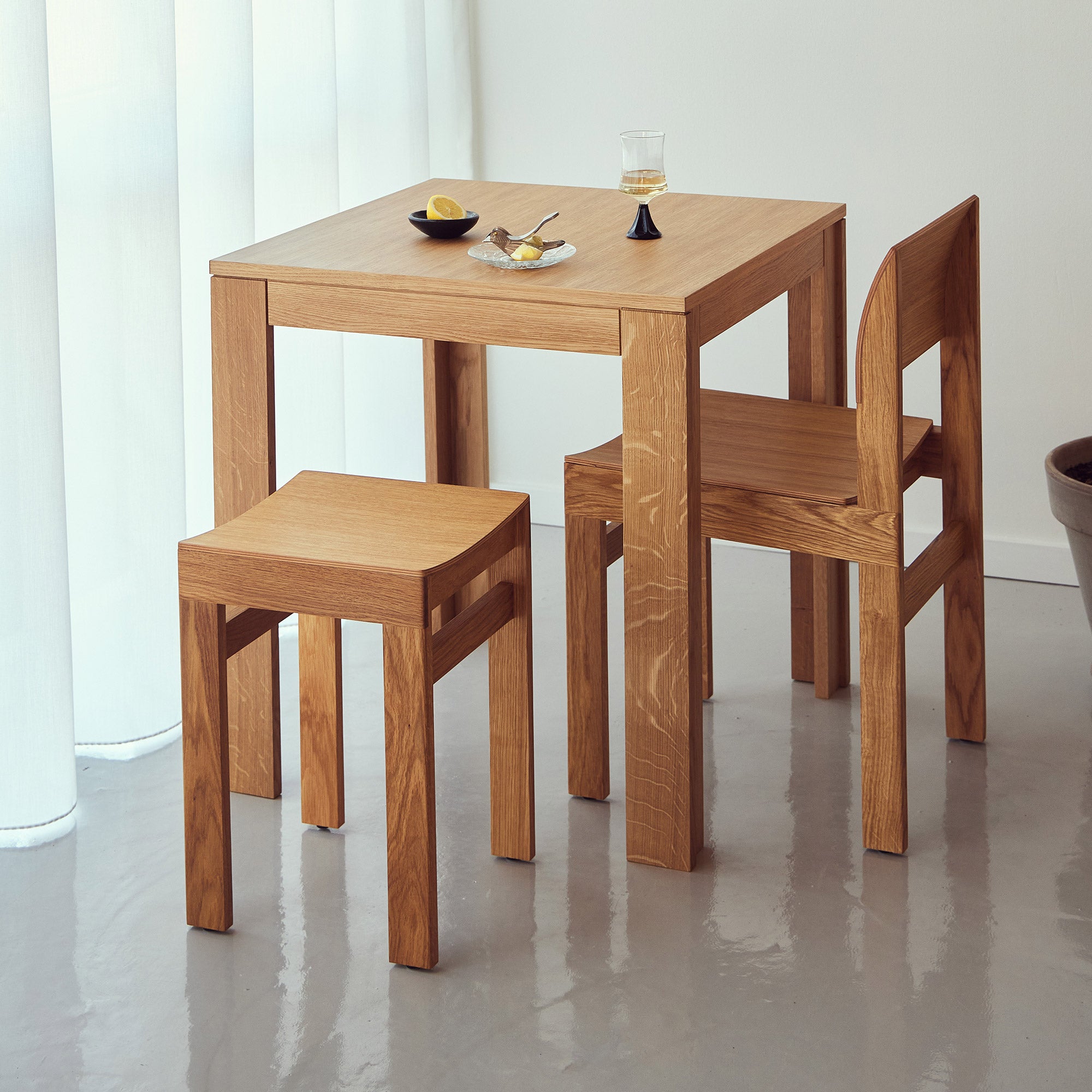 Form &amp; Refine - Sonder Stuhl | 