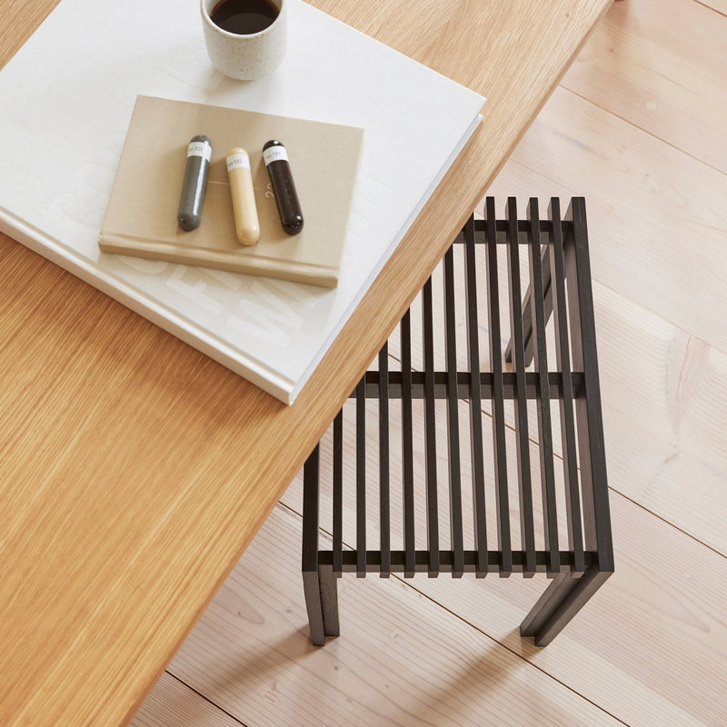 Form &amp; Refine - Lightweight Hocker