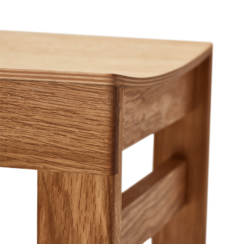 Form &amp; Refine - Sonder Hocker