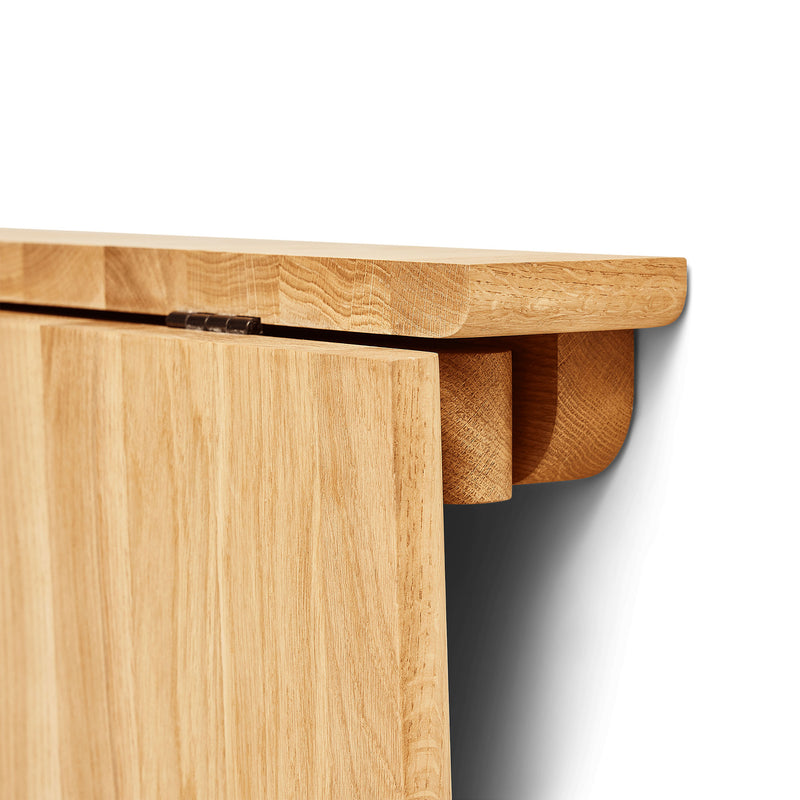 Form &amp; Refine - Trefoil Wandtisch