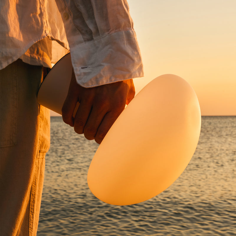 Gubi - Obello Tischleuchte LED Outdoor
