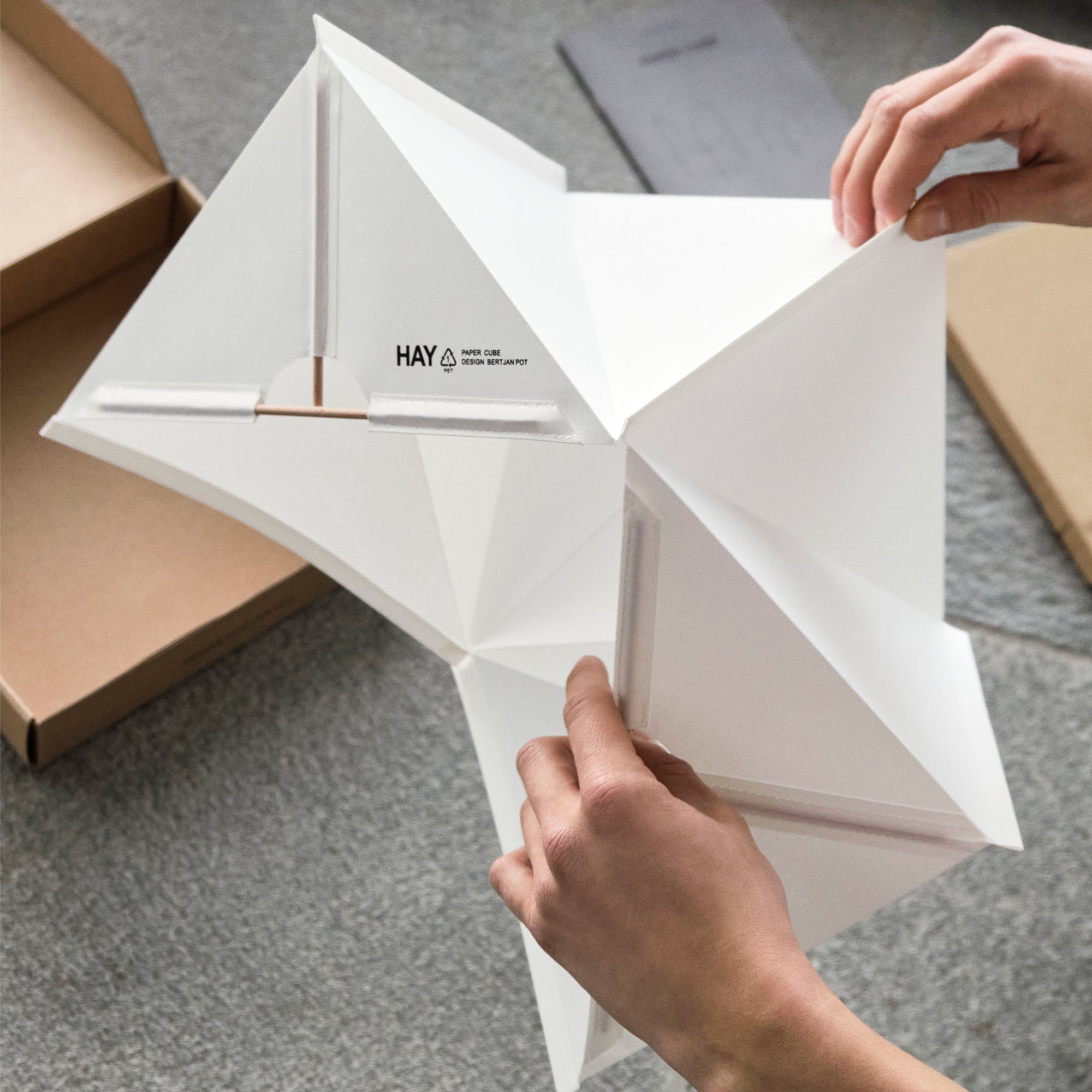 HAY - Paper Cube Papier Tischleuchte