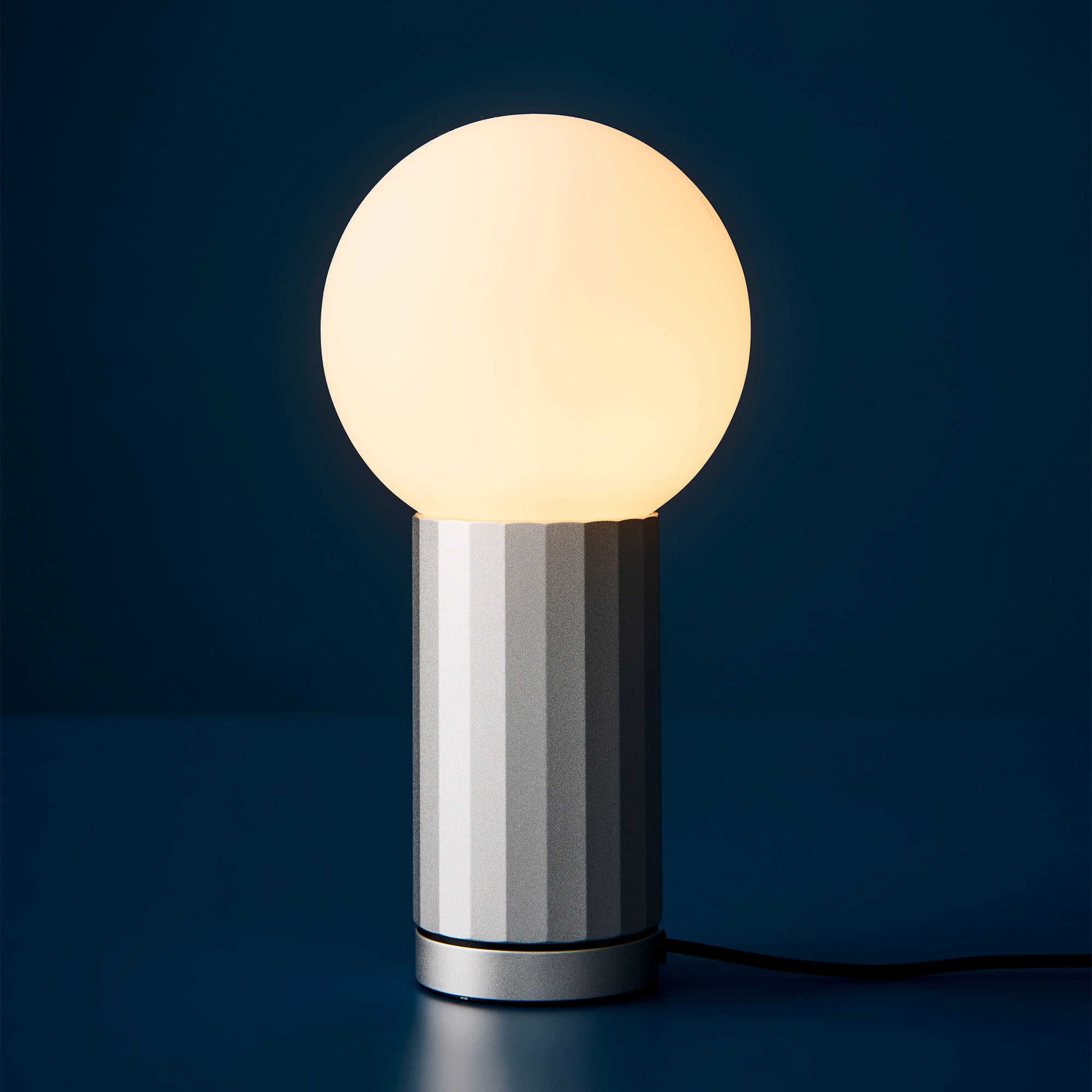 HAY - Turn On LED Tischleuchte | Aluminium