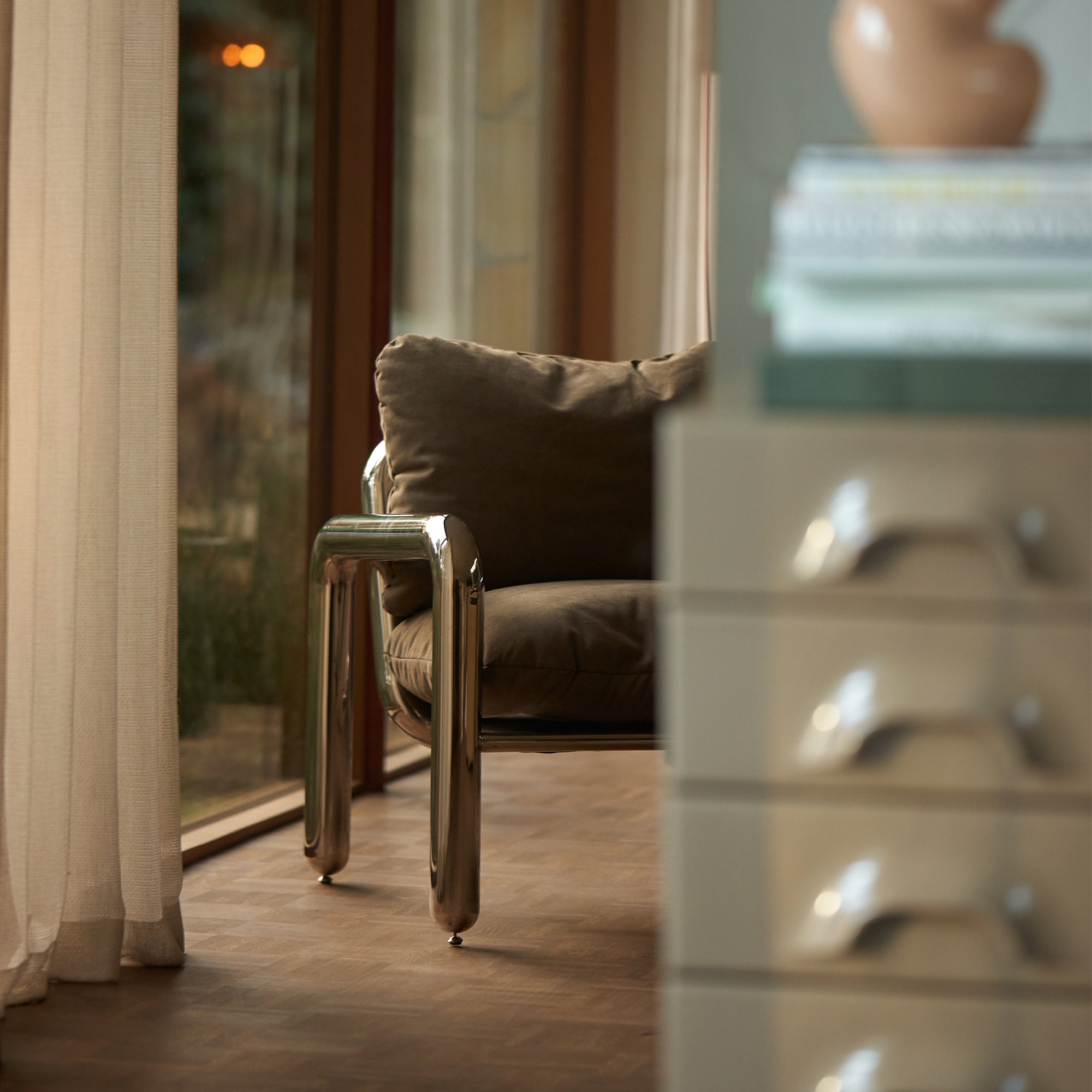 HKliving - Chrom- Loungesessel | samtbraun