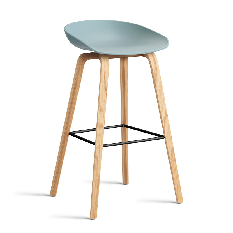 HAY - About A Stool AAS 32 | H 75 cm / dusty blue 2.0 / Eiche lackiert / Stahl schwarz