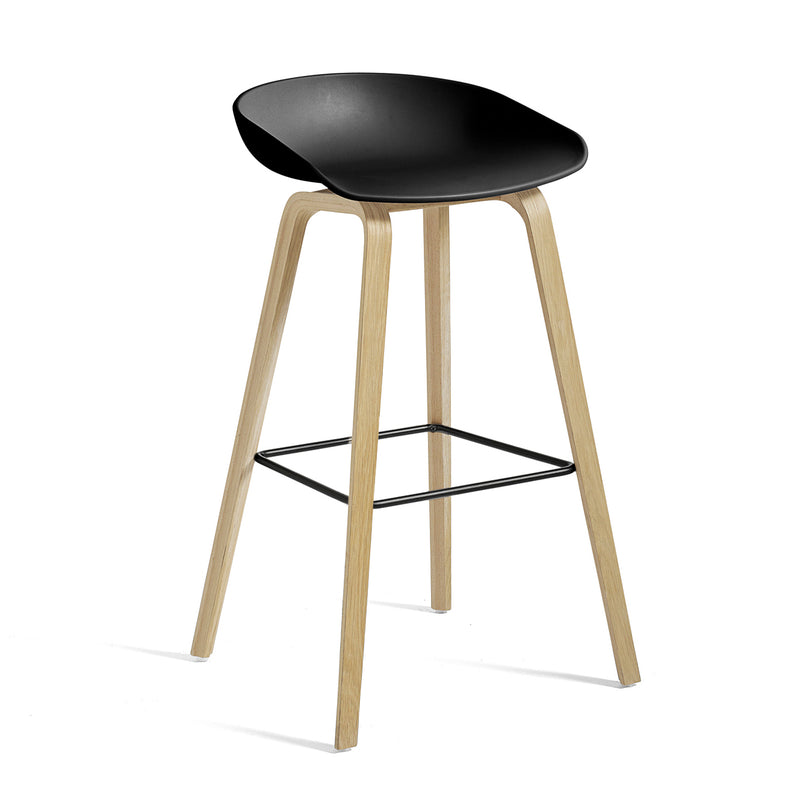 HAY - About A Stool AAS 32 | H 65 cm / black 2.0 / Eiche lackiert / Stahl schwarz