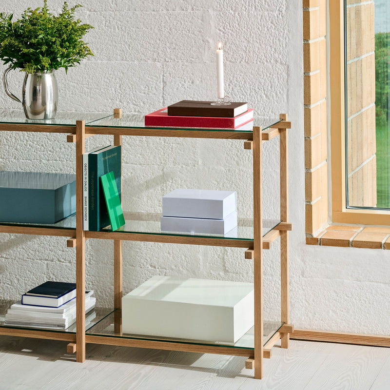 HAY - Woody Regal | low / almond white / Eiche geseift, low / clear glass / Eiche geseift