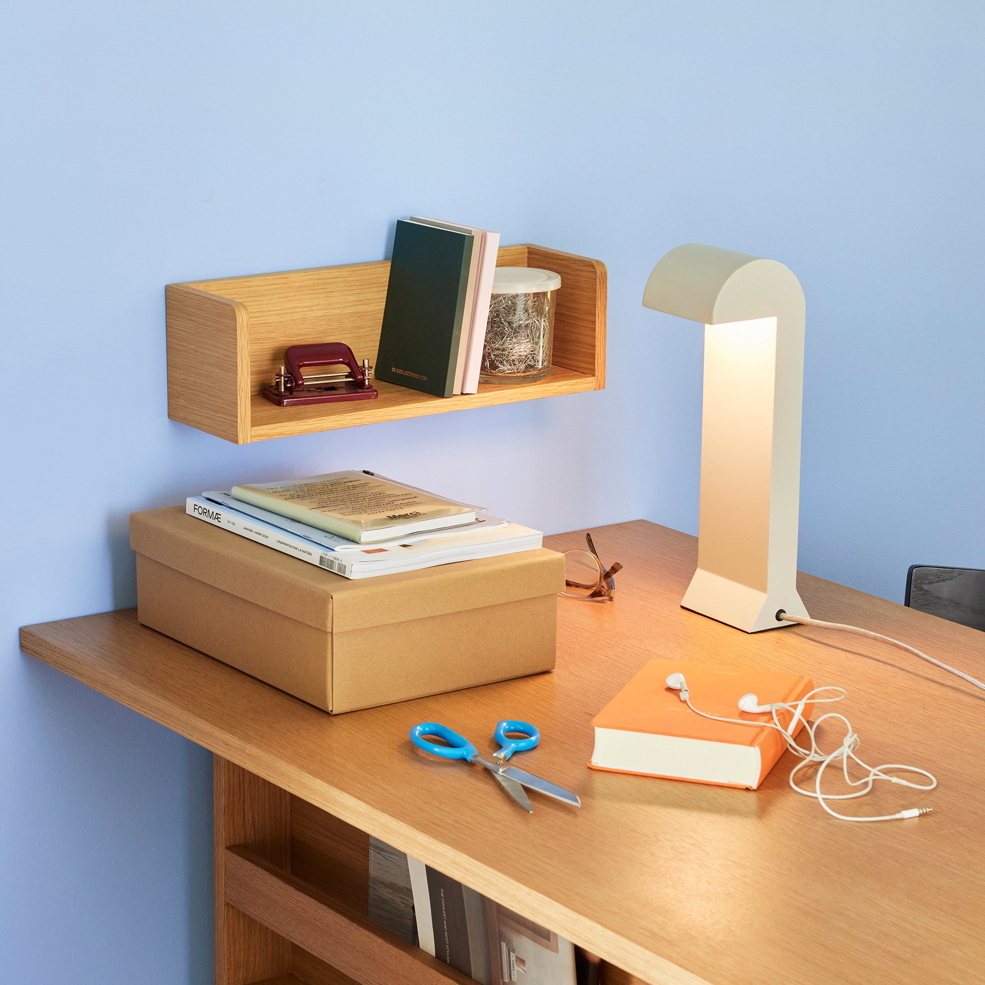Hübsch Interior - Soothe LED Tischleuchte | hellgrau