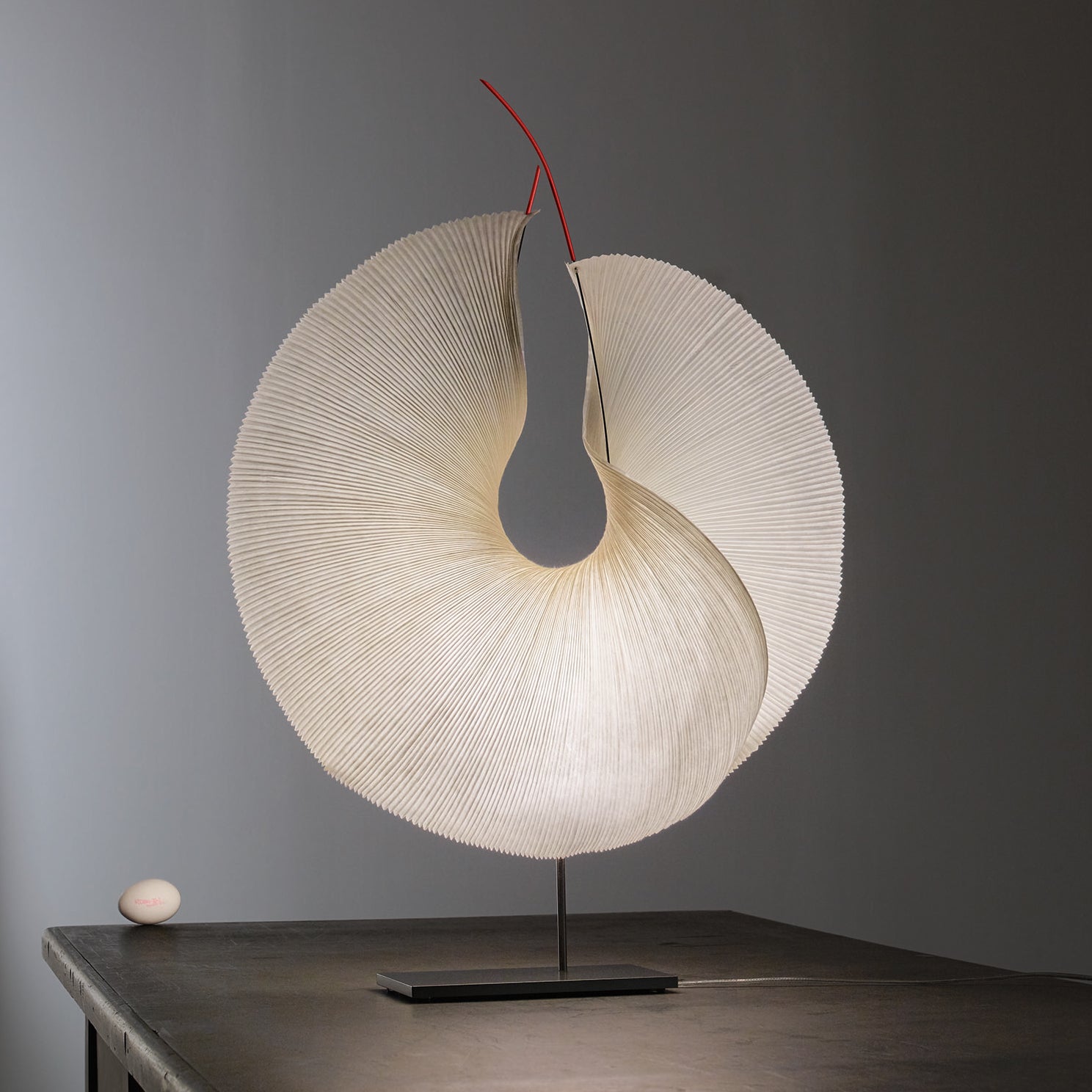 Ingo Maurer - Yoruba Rose LED Tischleuchte | 