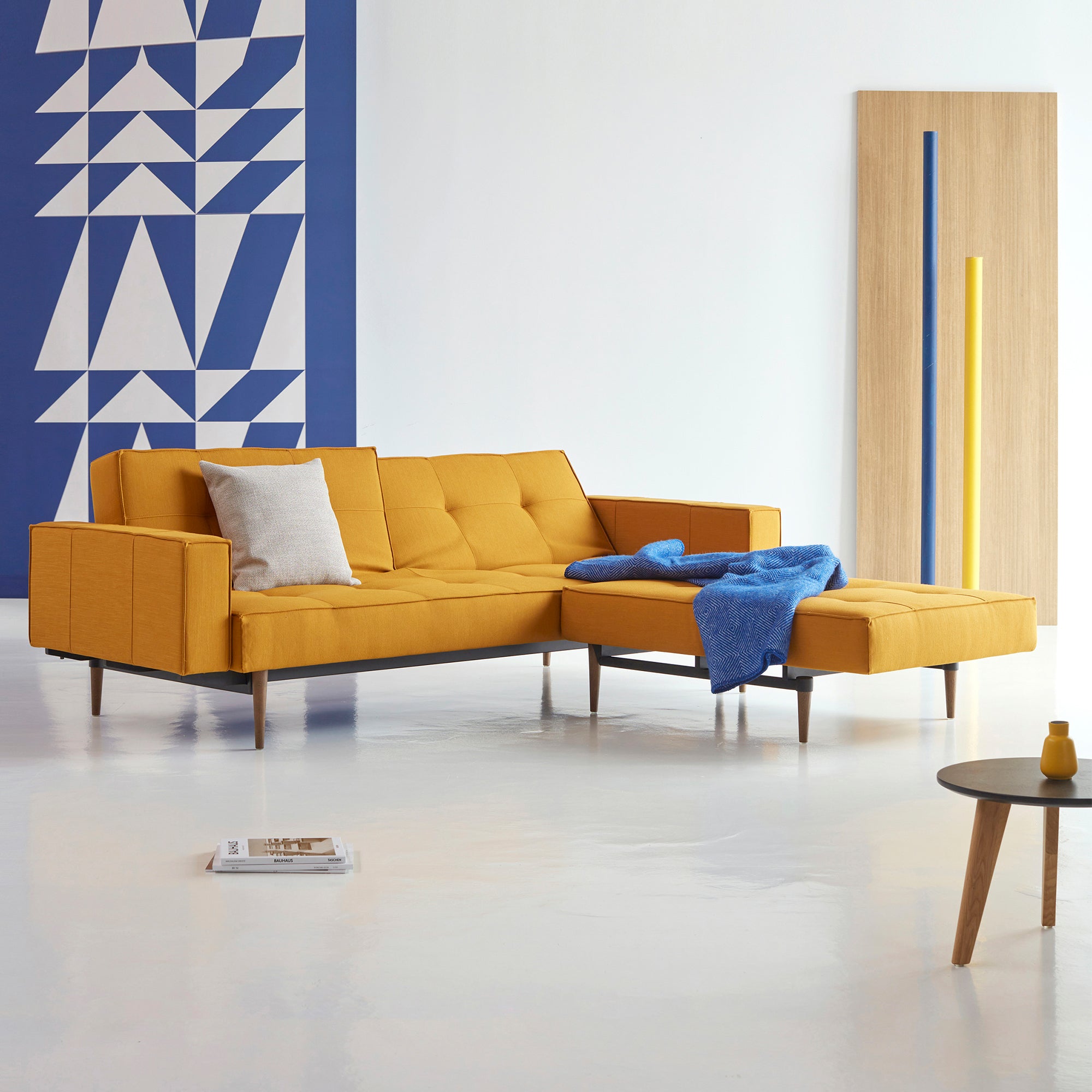 Innovation Living - Splitback Styletto Schlafsofa | Innovation Living Elegance burned curry (507) / mit Armlehnen