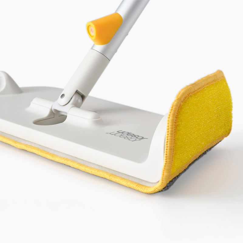 Joseph Joseph - CleanTech Sprühmop mit Scheuerschwamm