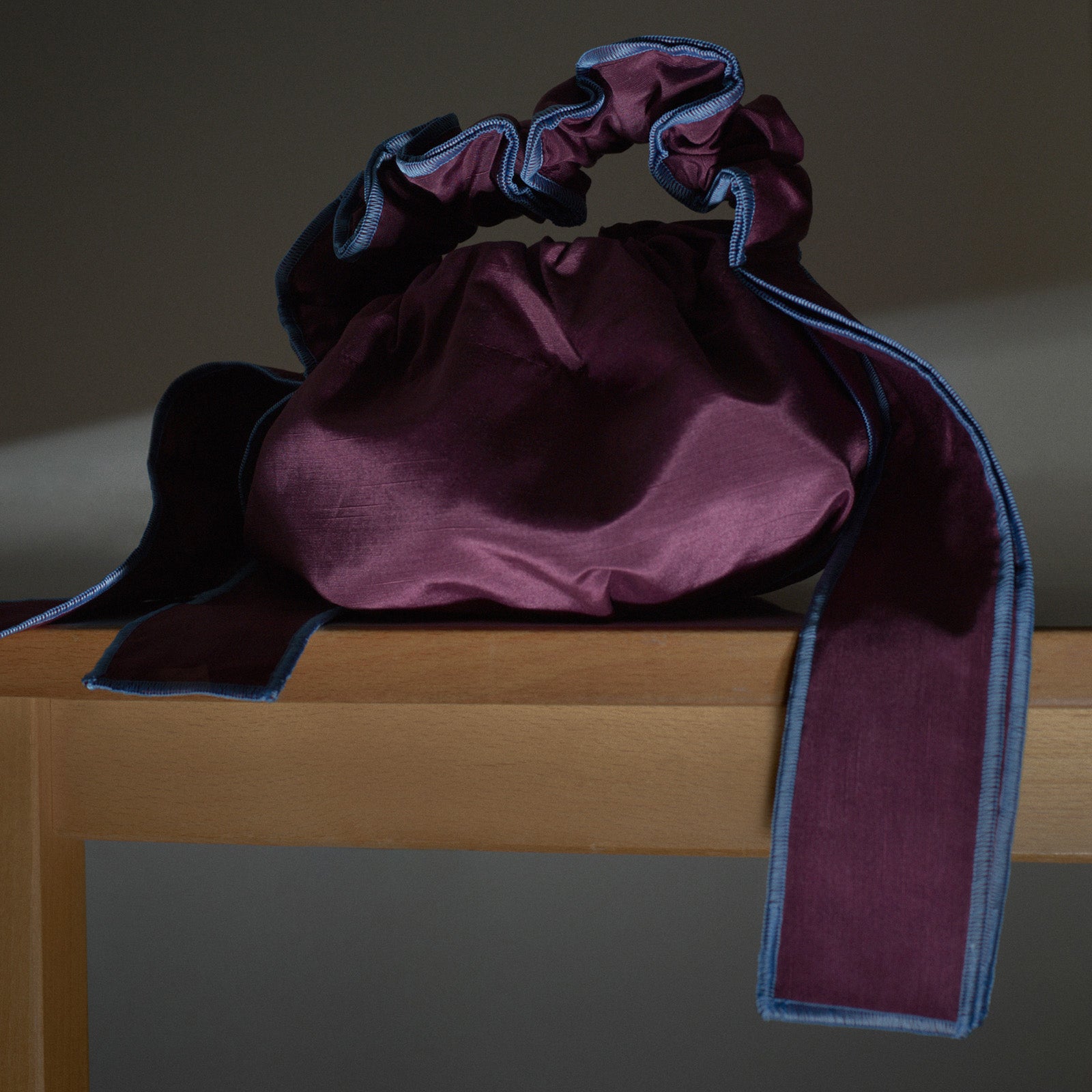 Juslin Maunula - Scrunchie Bag | aubergine