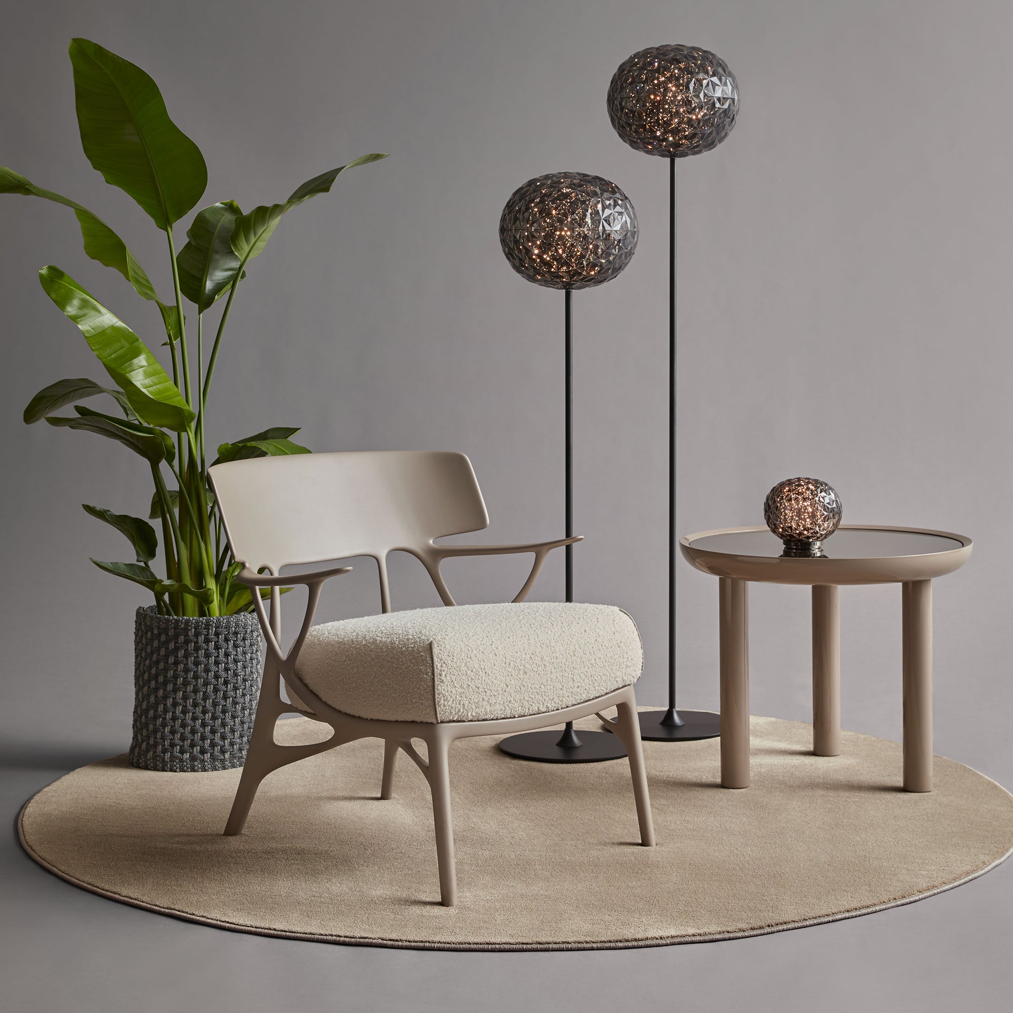 Kartell - A.I. Lounge Chair | grau/weiß