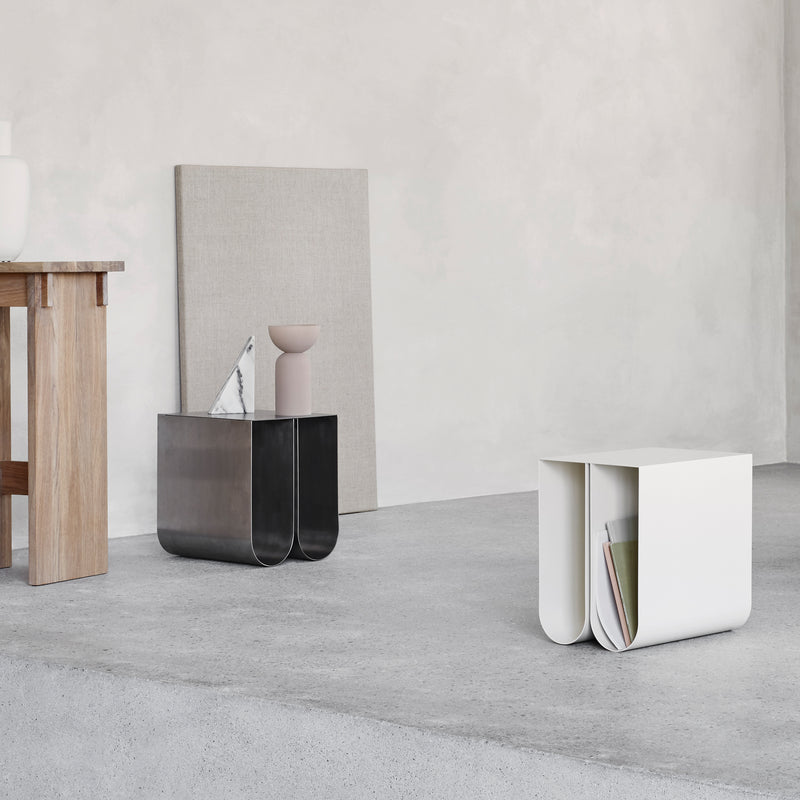 Kristina Dam Studio - Curved Beistelltisch