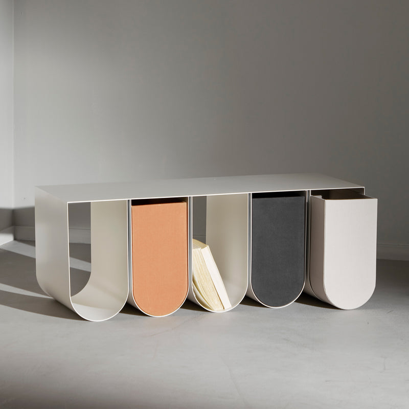 Kristina Dam Studio - Curved Wandregal