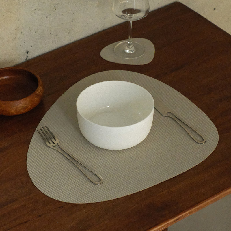 Lind DNA - Tischset Curve L | Corduroy / Corduroy clay braun
