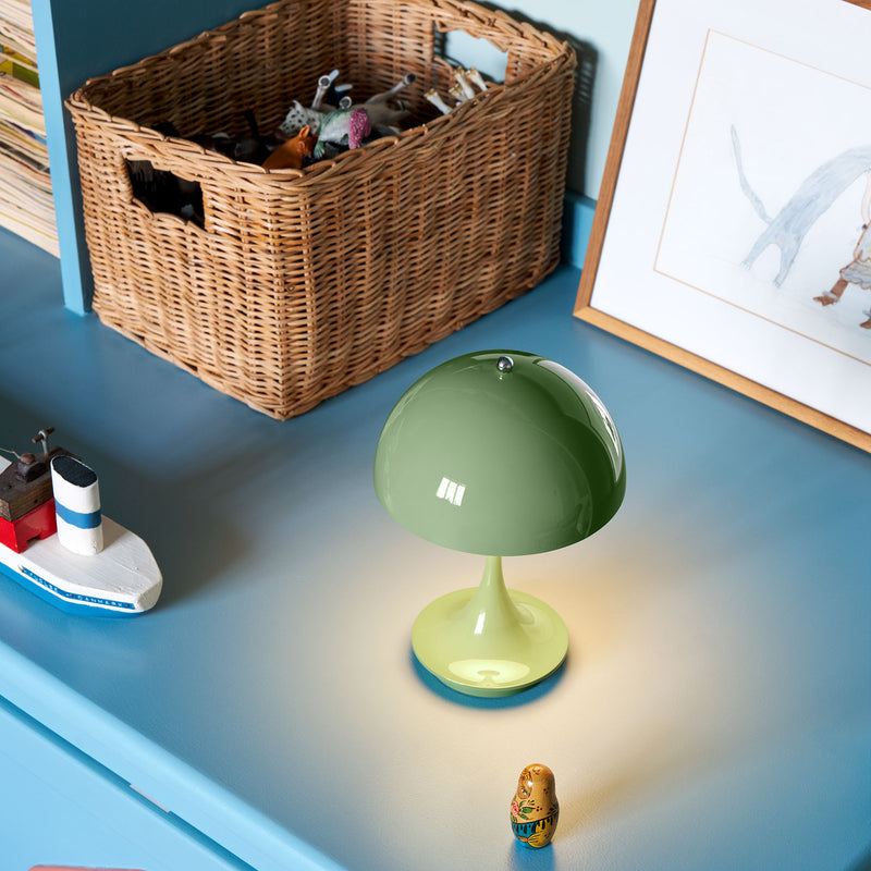 Louis Poulsen - Panthella 160 Portable Akku LED-Tischleuchte | opal moss green