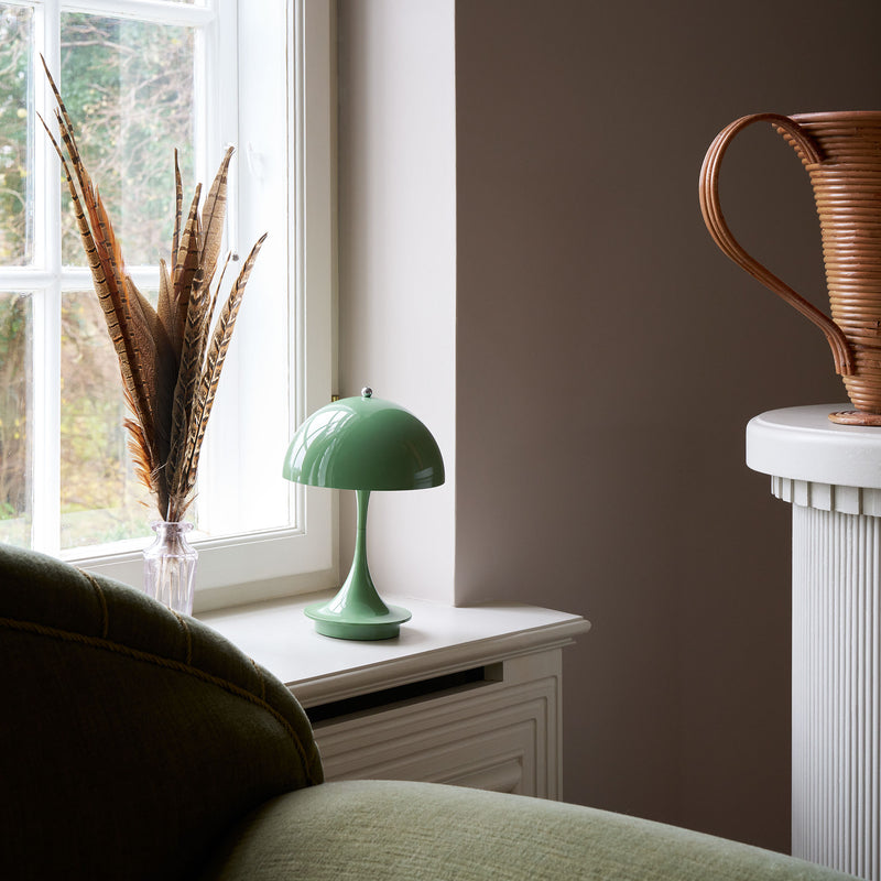 Louis Poulsen - Panthella 160 Portable Akku LED-Tischleuchte | opal moss green