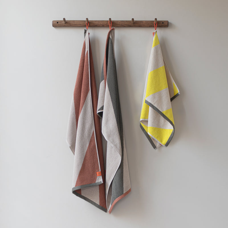 Mette Ditmer - Diagonal Handtuch