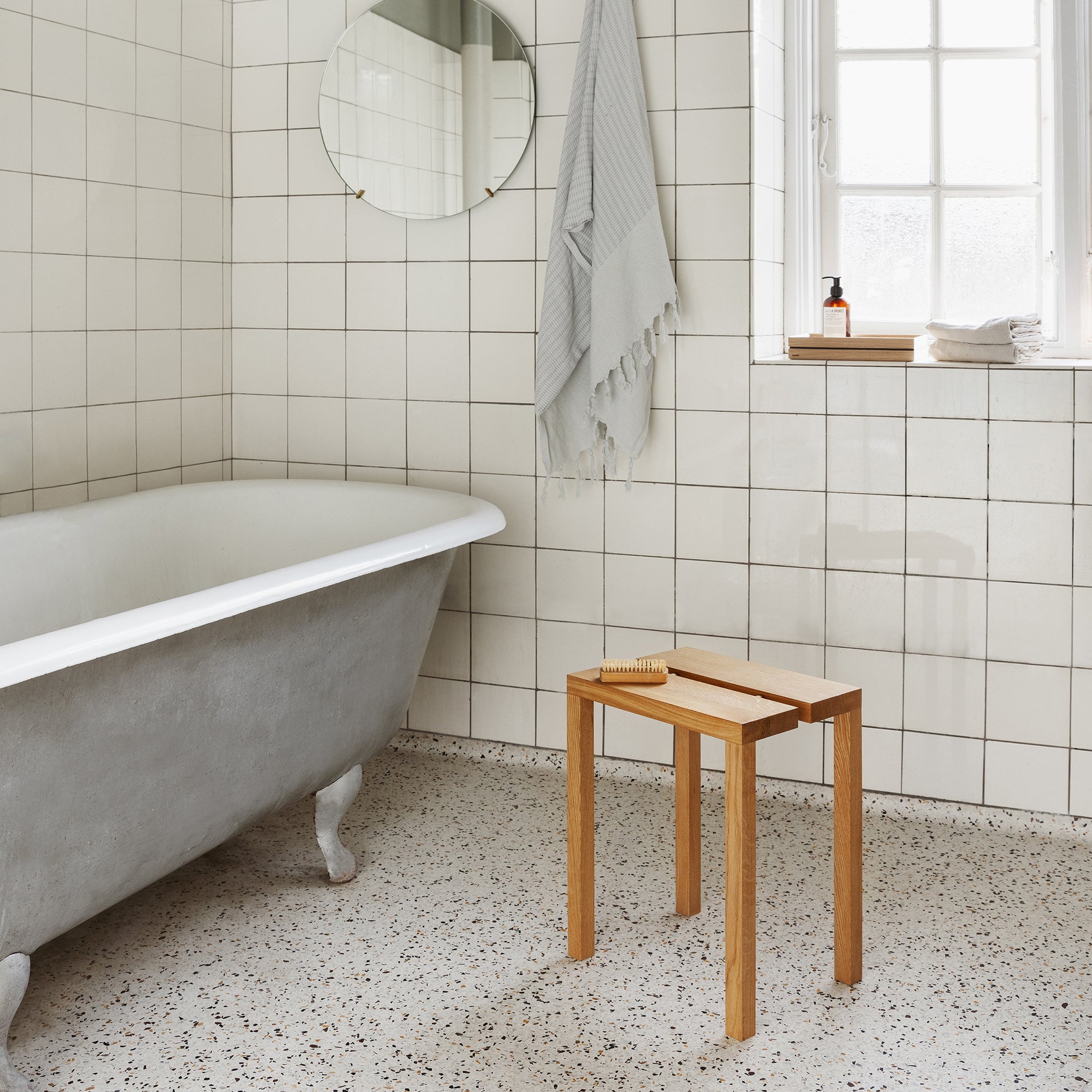 Moebe - Peg Hocker