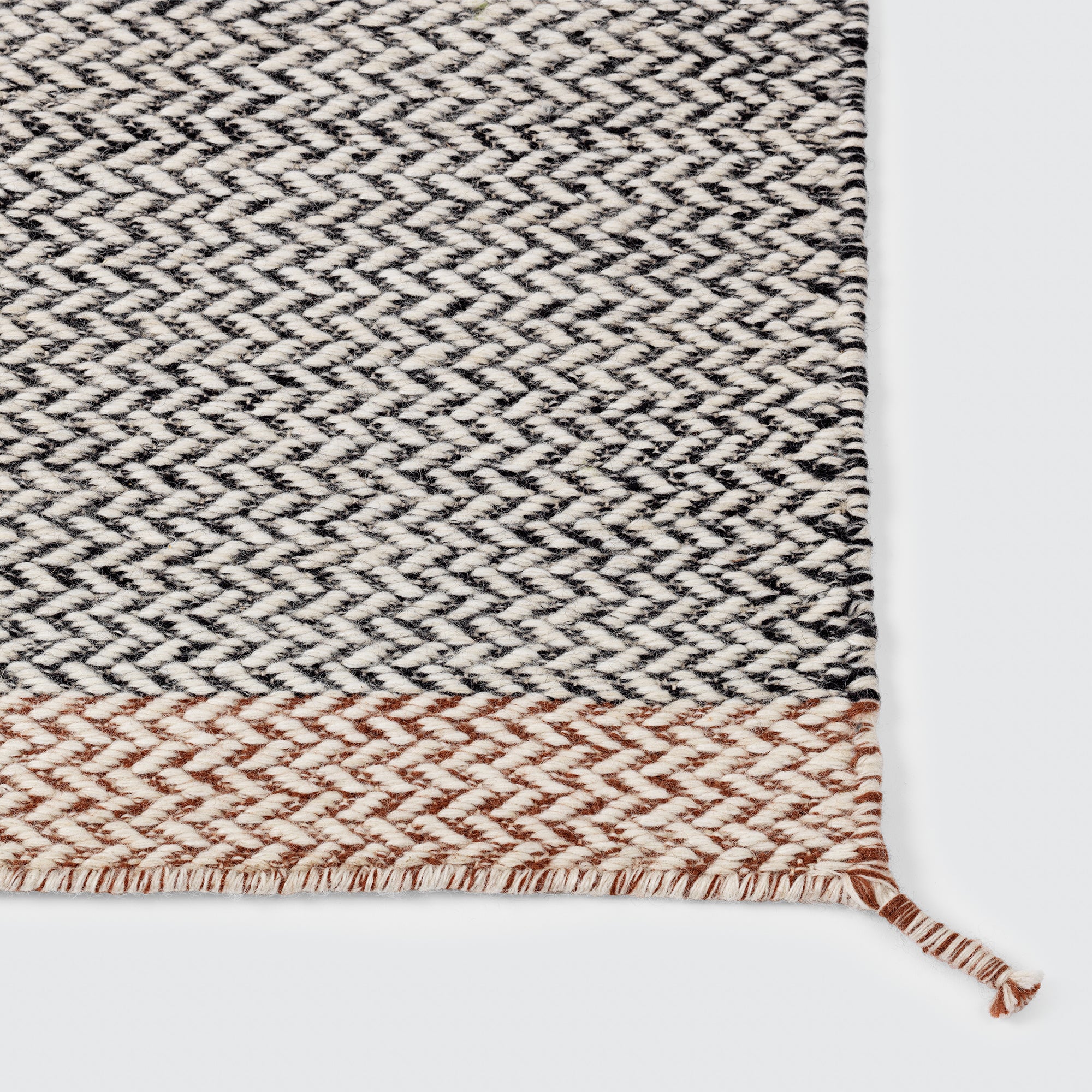 Muuto - Ply Rug | 200 x 300 cm / schwarz/weiß, 170 x 240 cm / schwarz/weiß
