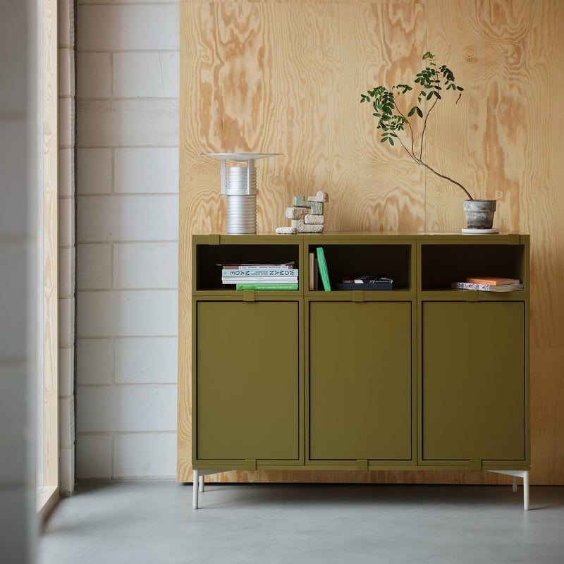 Muuto - Stacked Regalmodul mit Tür
